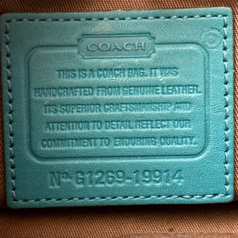 Coach 🚨 legacy Penny Turnlock Crossbody vintage turquoise color
